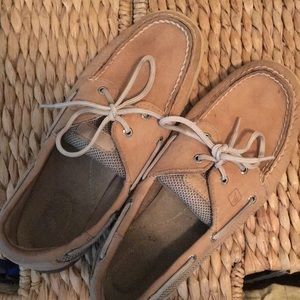 Women’s Leather Sperry boat shoes
